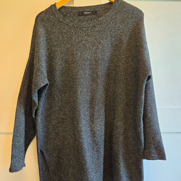 Black sweater - Picture 1 of 5